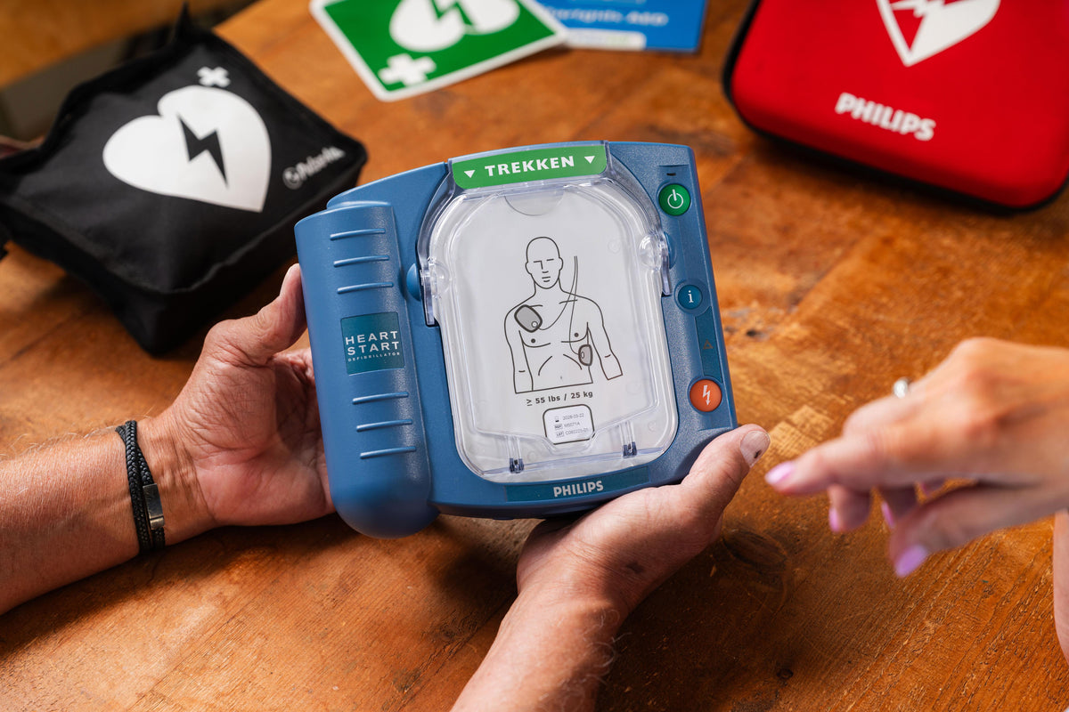 “Niemand haalde de AED die tien meter verderop hing”